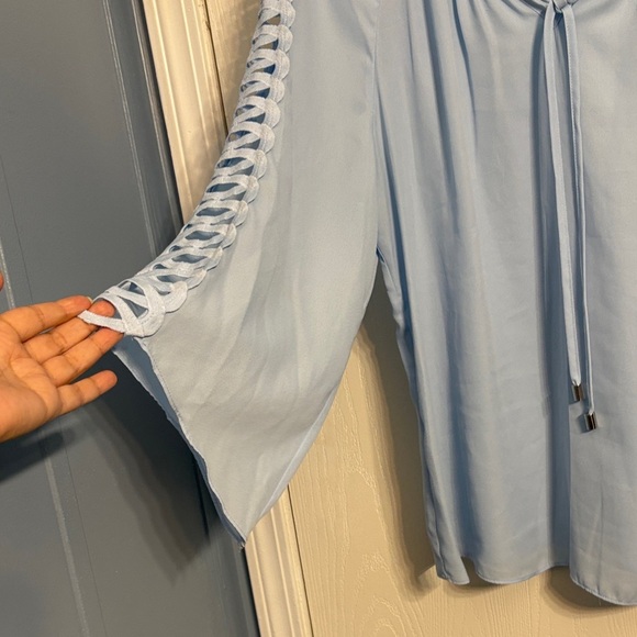 Zac & Rachel Sky Blue Blouse with Cut-Out Sleeves - Picture 5 of 8